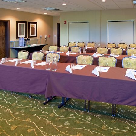 Holiday Inn Express & Suites Logan By Ihg מראה חיצוני תמונה