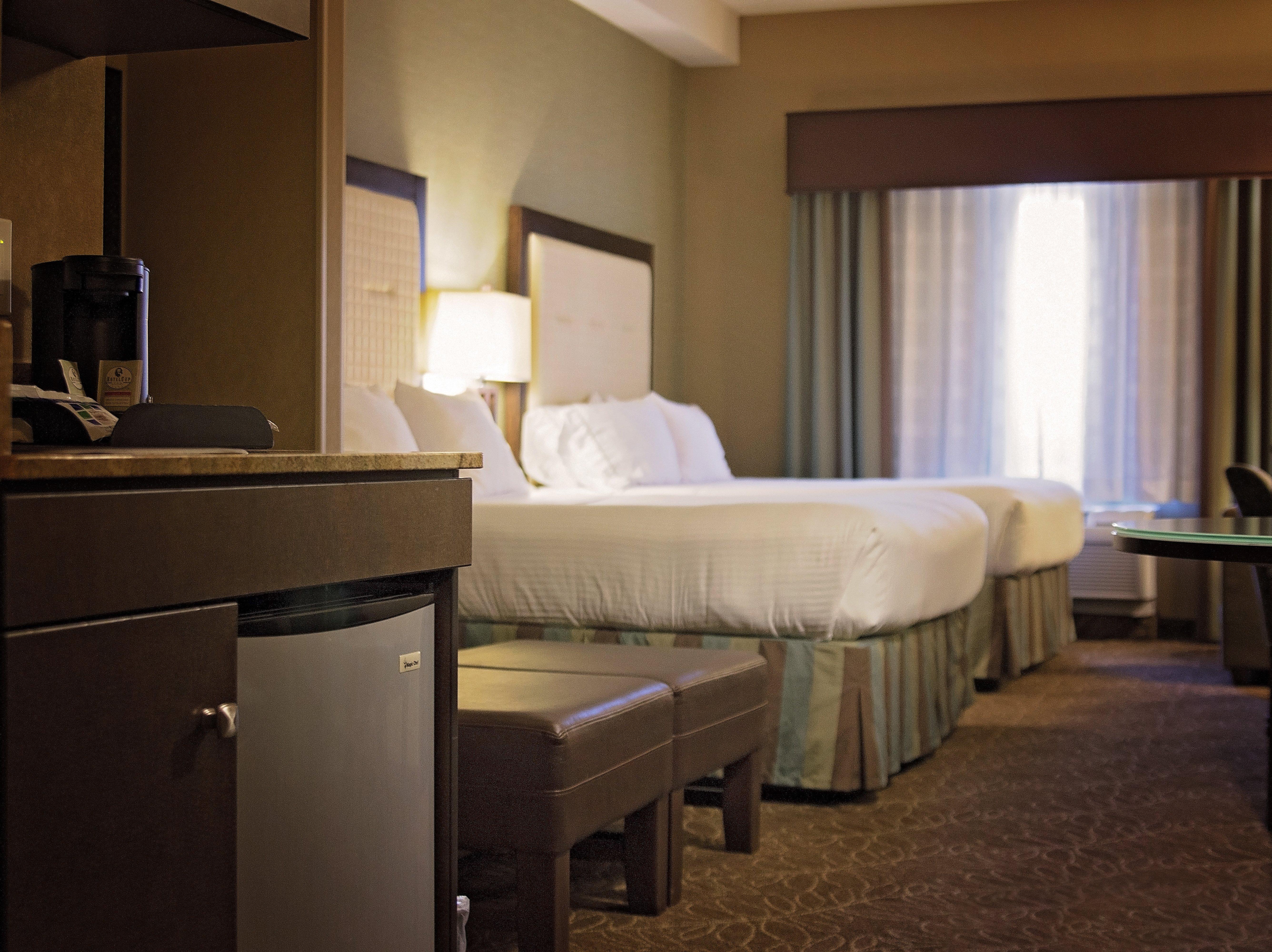 Holiday Inn Express & Suites Logan By Ihg מראה חיצוני תמונה