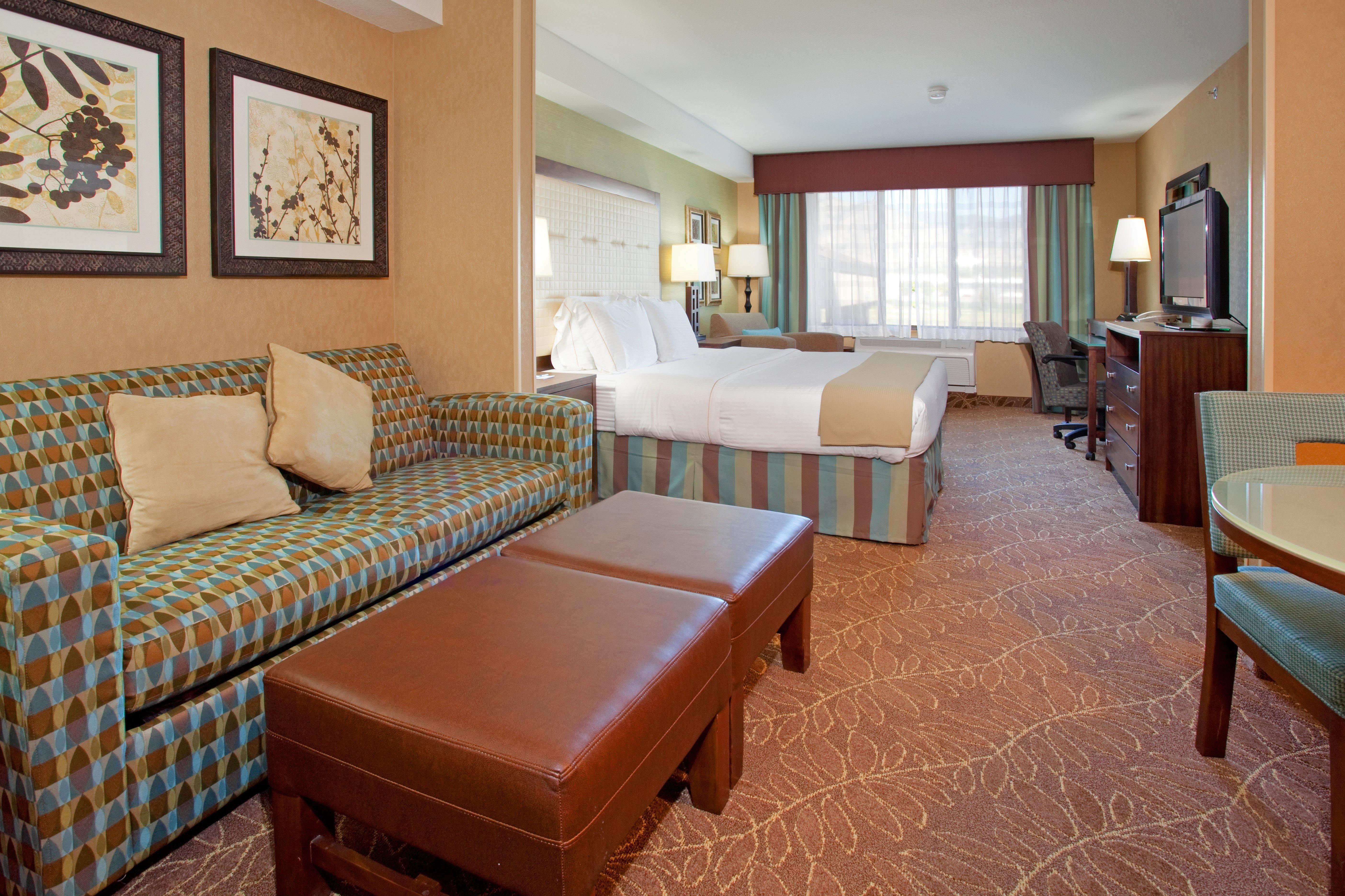 Holiday Inn Express & Suites Logan By Ihg מראה חיצוני תמונה
