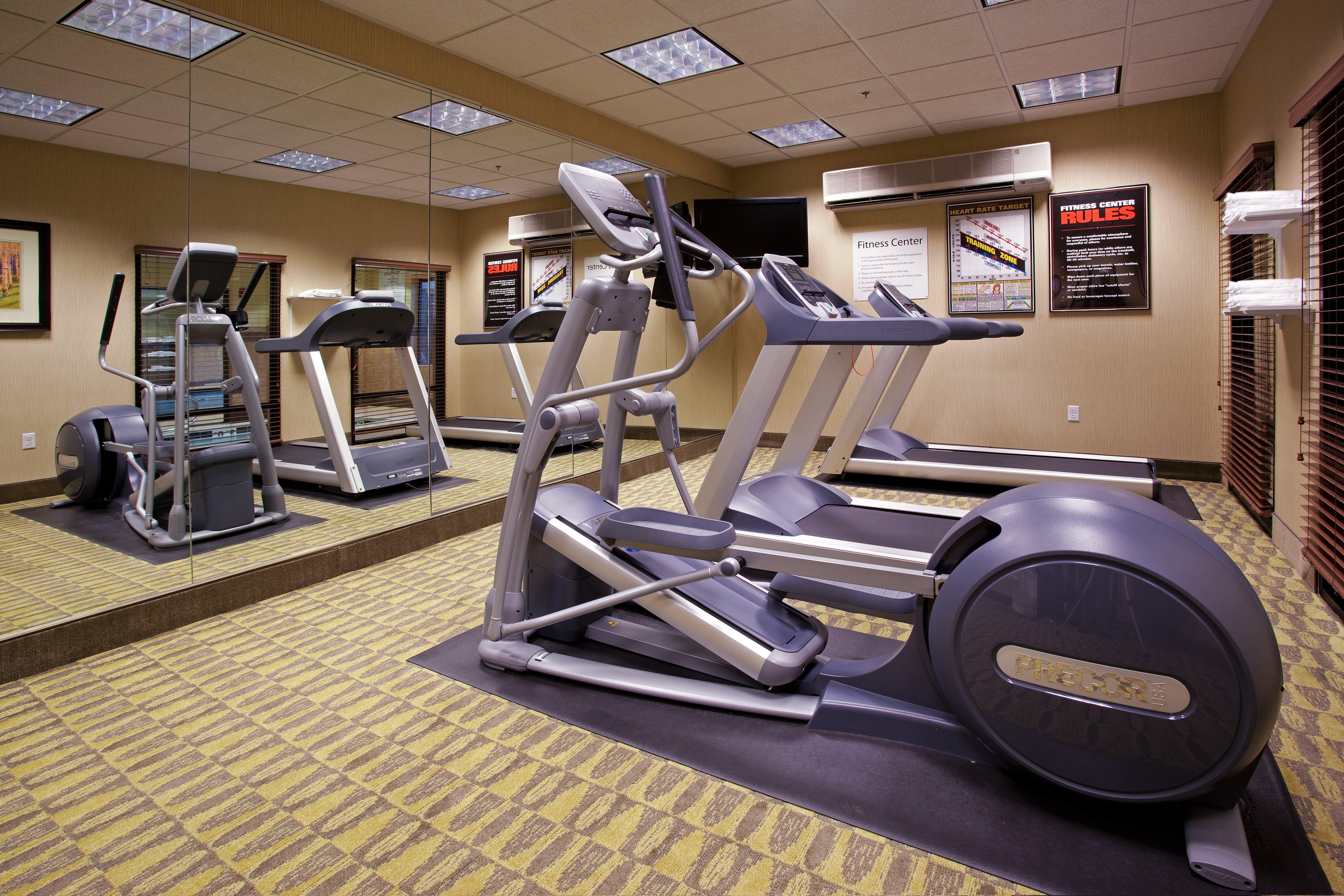 Holiday Inn Express & Suites Logan By Ihg מראה חיצוני תמונה