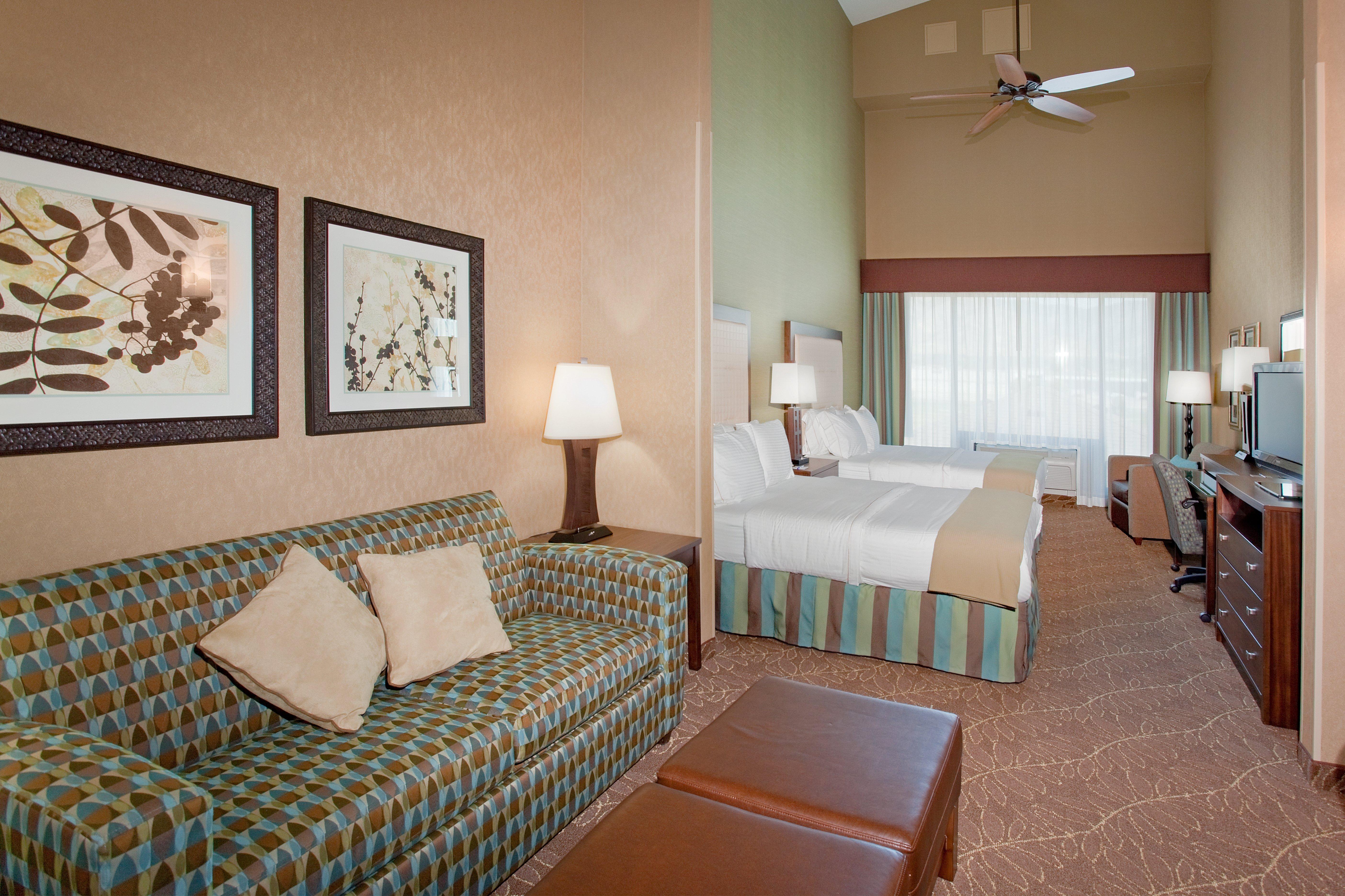 Holiday Inn Express & Suites Logan By Ihg מראה חיצוני תמונה